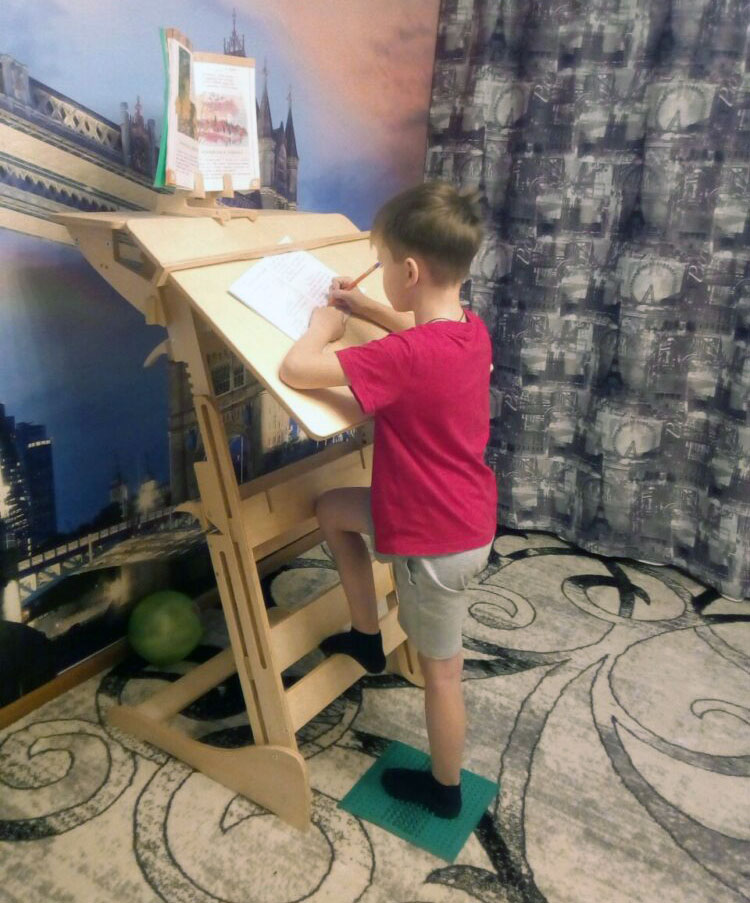 Деревянная подставка для книг Ergolife