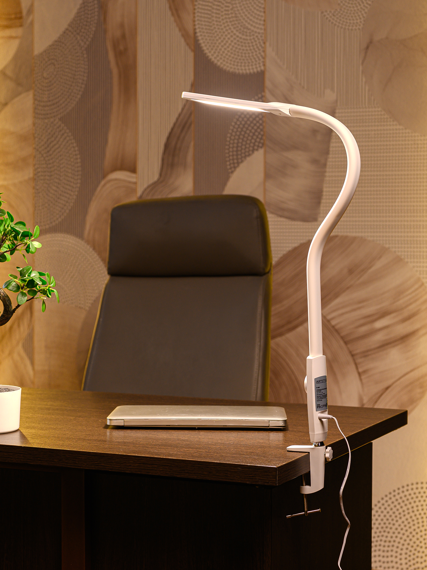 Светильник настольный Anatomica Smart-468 белый